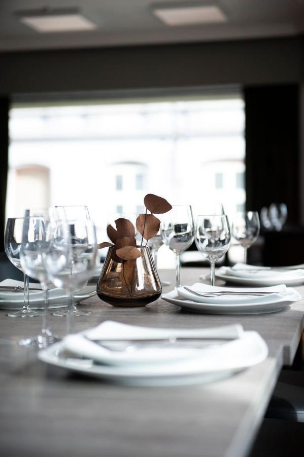 Henriks Hotell Skien Exterior photo