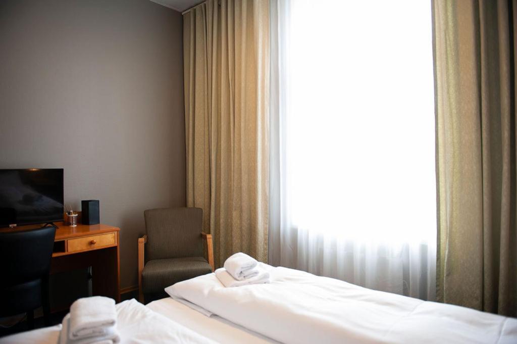 Henriks Hotell Skien Exterior photo