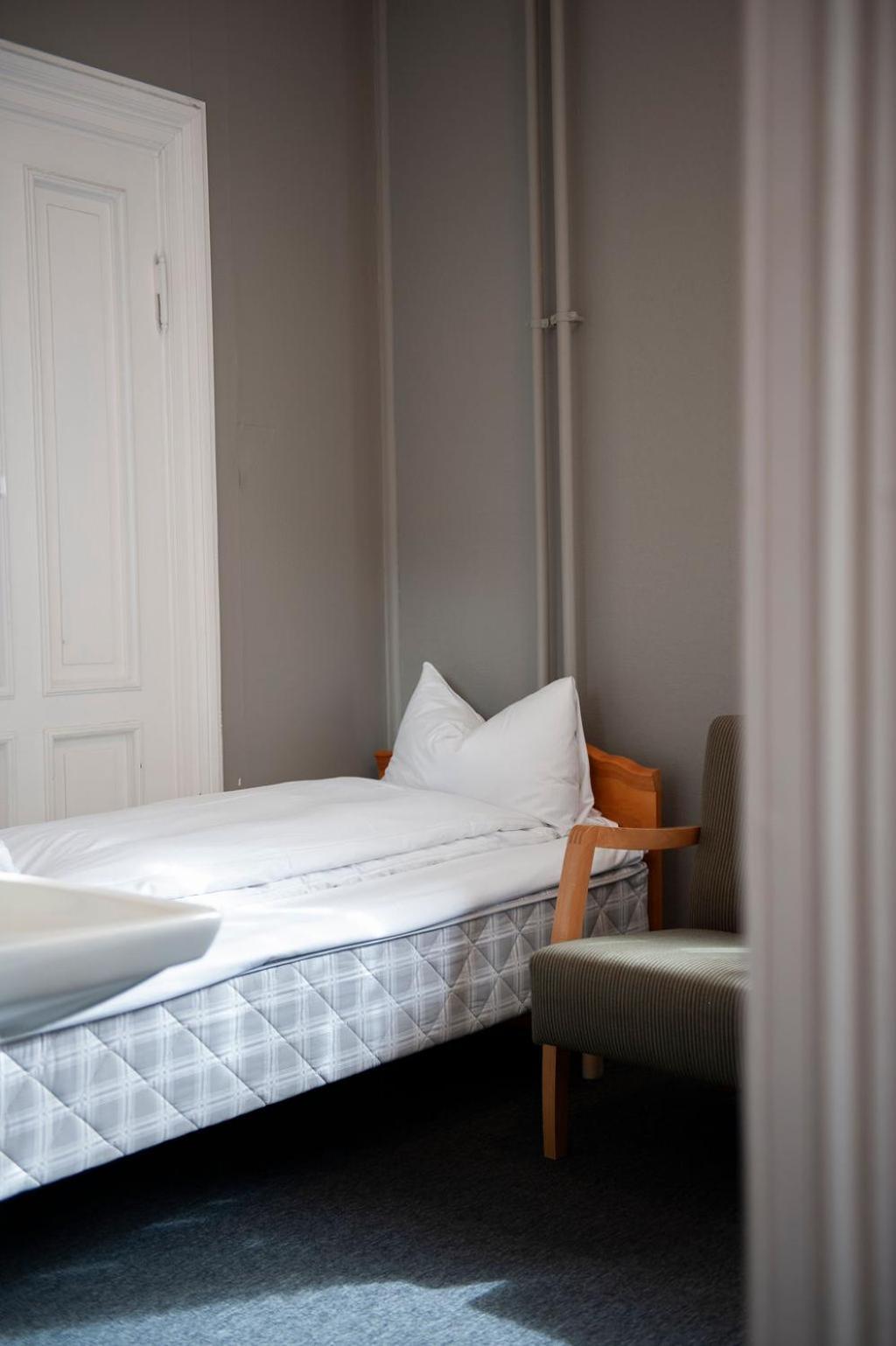 Henriks Hotell Skien Room photo